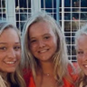 Meet your Posher, Eva